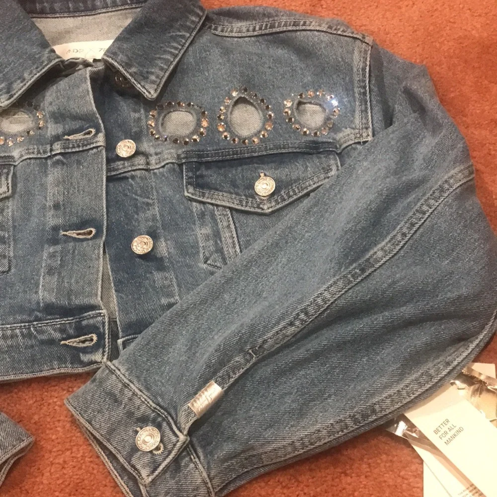 7 for all mankind Jean jacket with Swarovski element . Watch the video please - Picture 5 of 17
